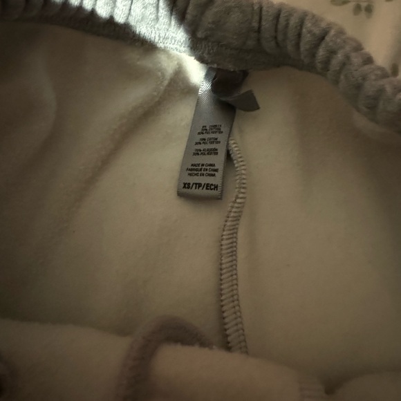 Skims cotton fleece jogger in heather grey. - Picture 5 of 5